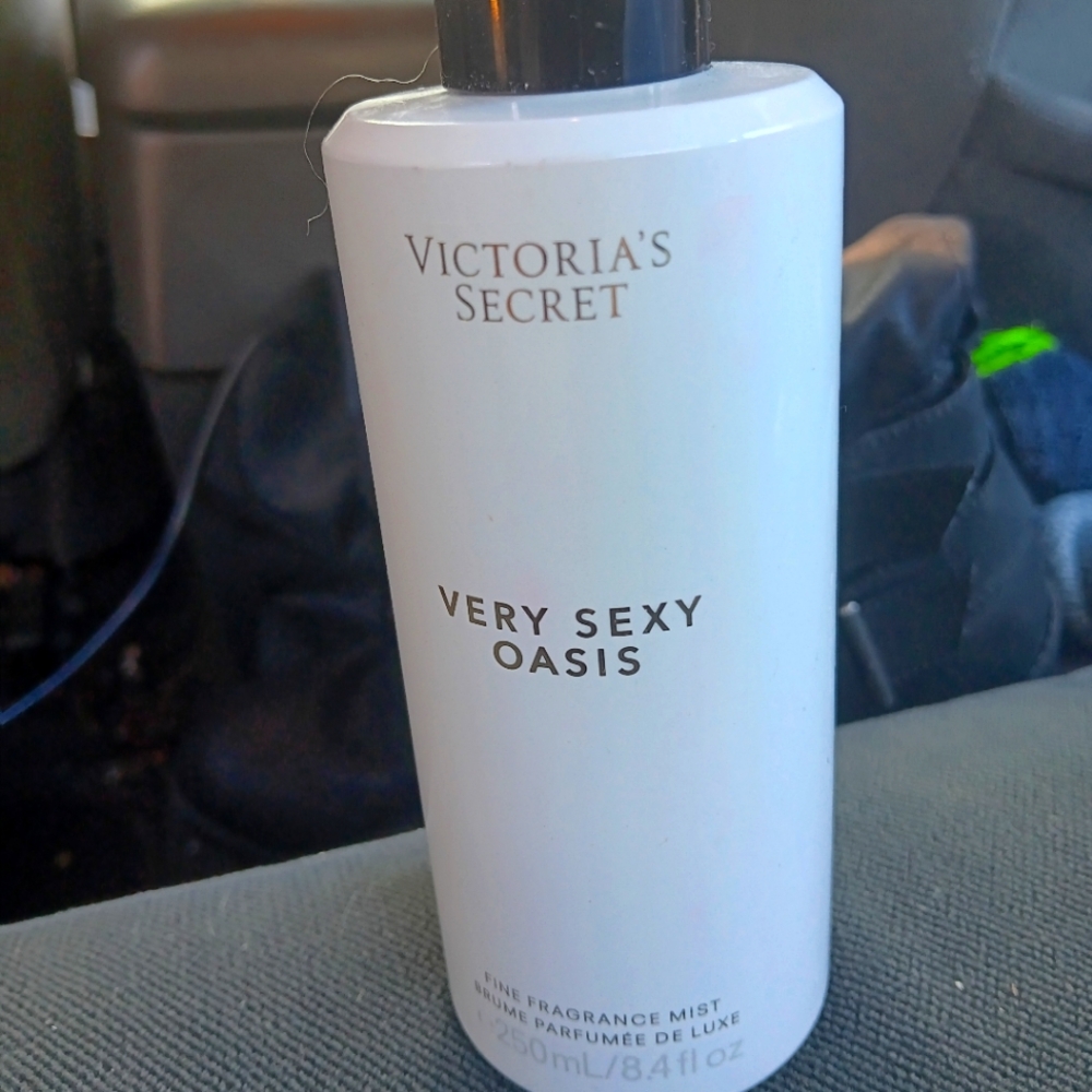 VS Very Sexy Oasis body mist